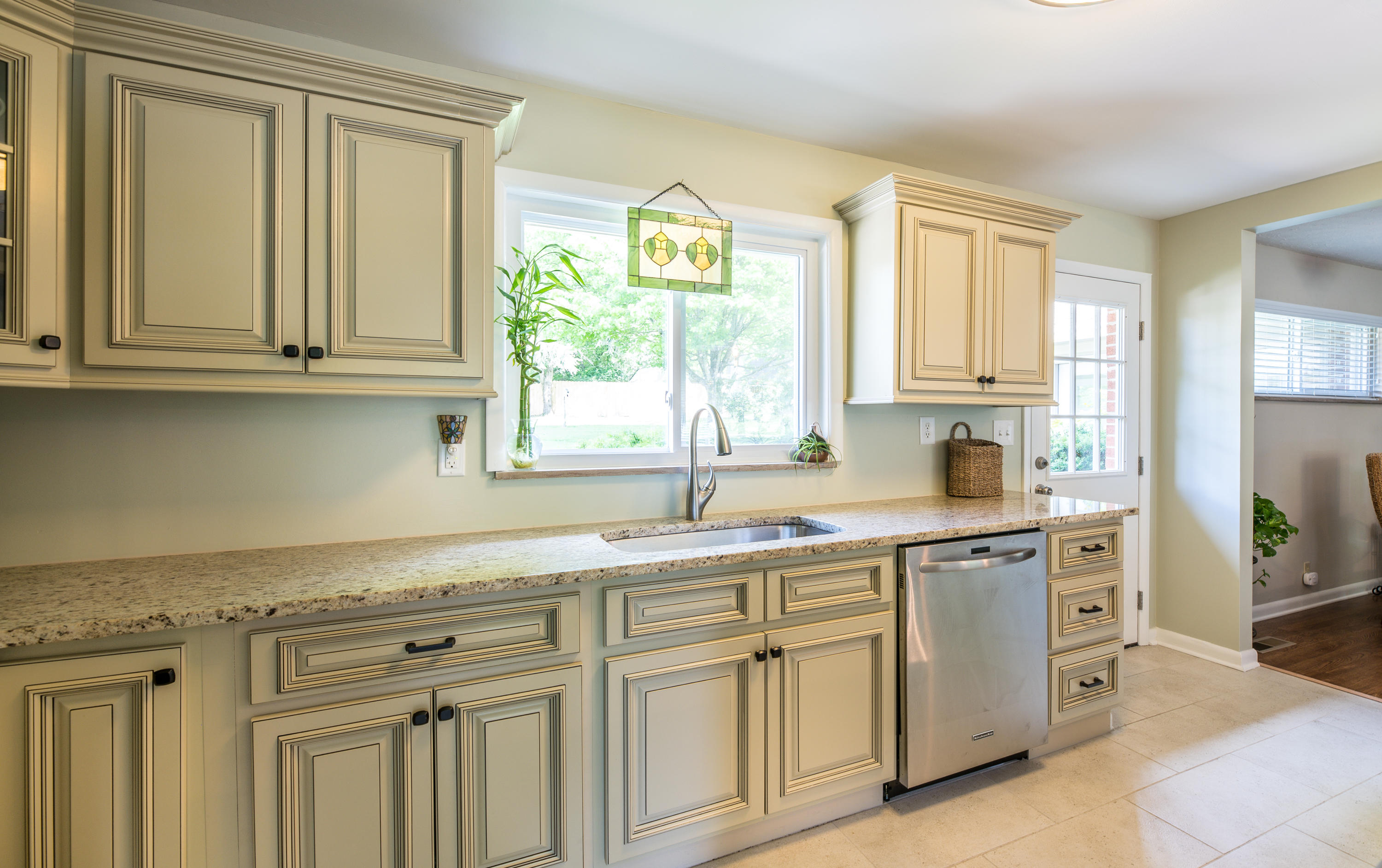 606 Wesley Road Northwest Knoxville, TN 37909 - Photo 10 of 25 Tons of Natural Light