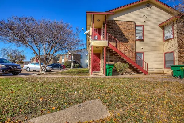 $1,145 | 5113 Herrick Court, Unit C, Haltom City, TX 76117