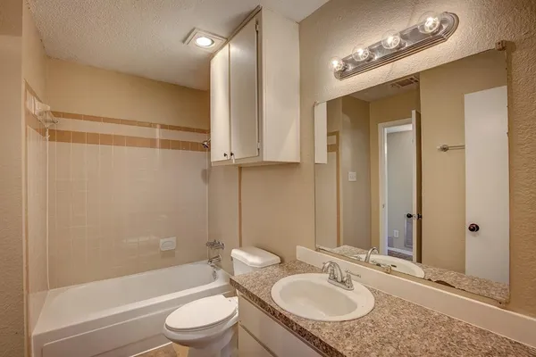 $1,145 | 5113 Herrick Court, Unit C, Haltom City, TX 76117