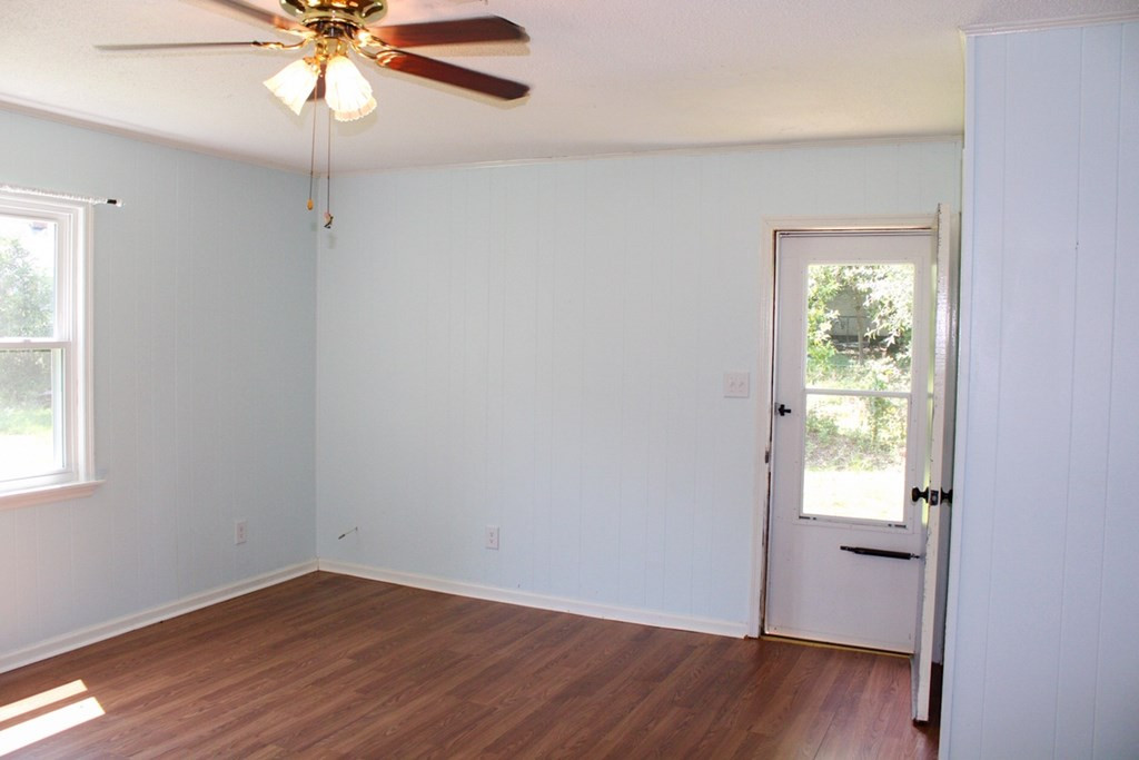 1634 Pendleton Road Augusta, GA 30904 - Photo 14 of 31 family room side entrance
