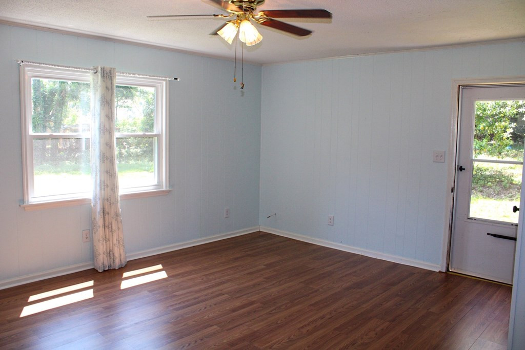 1634 Pendleton Road Augusta, GA 30904 - Photo 15 of 31 family room