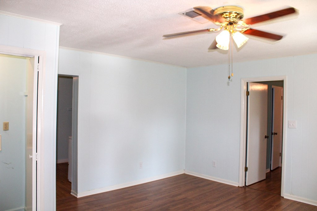 1634 Pendleton Road Augusta, GA 30904 - Photo 17 of 31 family room