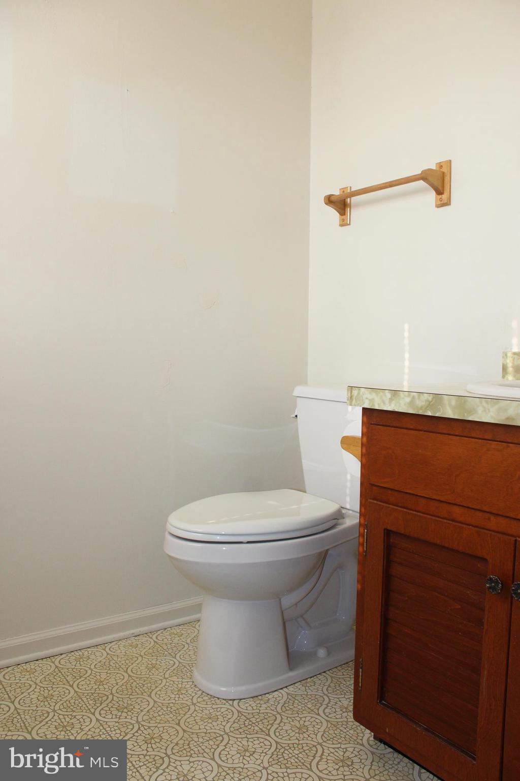 897 Hornig Road Lancaster, PA 17601 - Photo 13 of 24 Primary Half Bath