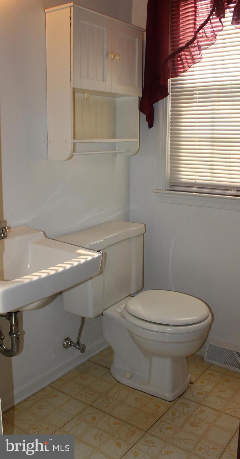 897 Hornig Road Lancaster, PA 17601 - Photo 8 of 24 Half Bath