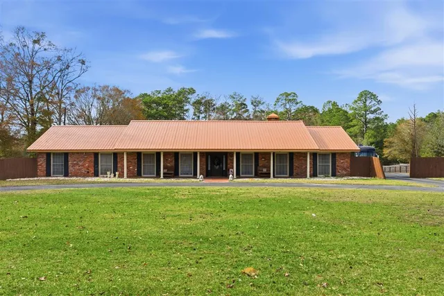$528,500 | 1015 South Texas Street, DeRidder, LA 70634