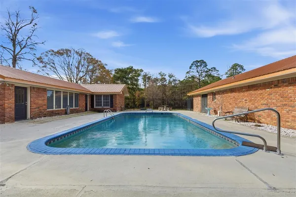 $528,500 | 1015 South Texas Street, DeRidder, LA 70634