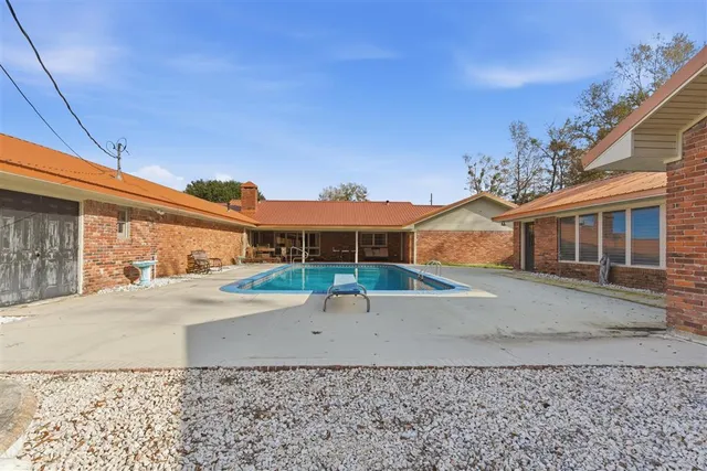 $528,500 | 1015 South Texas Street, DeRidder, LA 70634