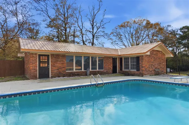 $528,500 | 1015 South Texas Street, DeRidder, LA 70634