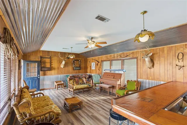 $528,500 | 1015 South Texas Street, DeRidder, LA 70634