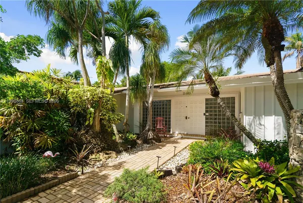 $1,790,000 | 11490 Southwest 72nd Court, Pinecrest, FL 33156