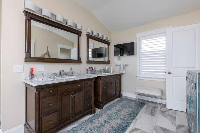 9 Sailboat Lane Saco, ME 04072 - Photo 43 of 68 Primary Bath