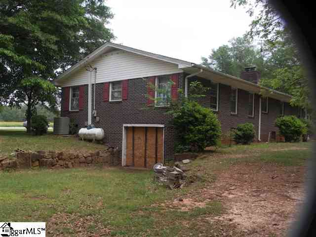4515 Locust Hill Road Taylors, SC 29687 - Photo 13 of 15 Gallery Image 13
