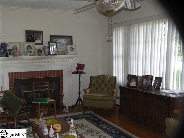 4515 Locust Hill Road Taylors, SC 29687 - Photo 4 of 15 Gallery Image 4
