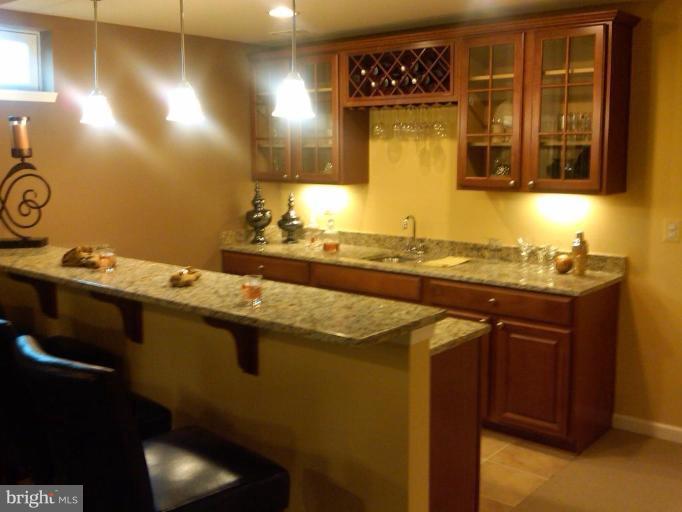 11595 Allender Road White Marsh, MD 21162 - Photo 3 of 10 Wet Bar