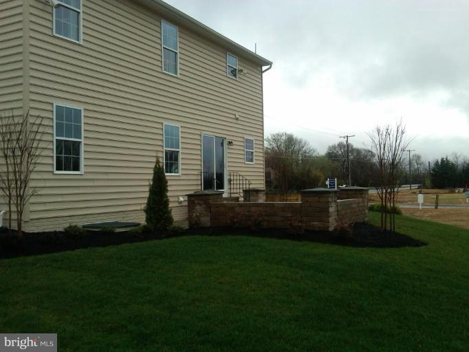 11595 Allender Road White Marsh, MD 21162 - Photo 4 of 10 Back yard