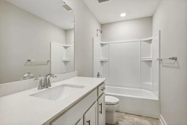 $2,895 | 9450 4th Street North, Lake Elmo, MN 55042