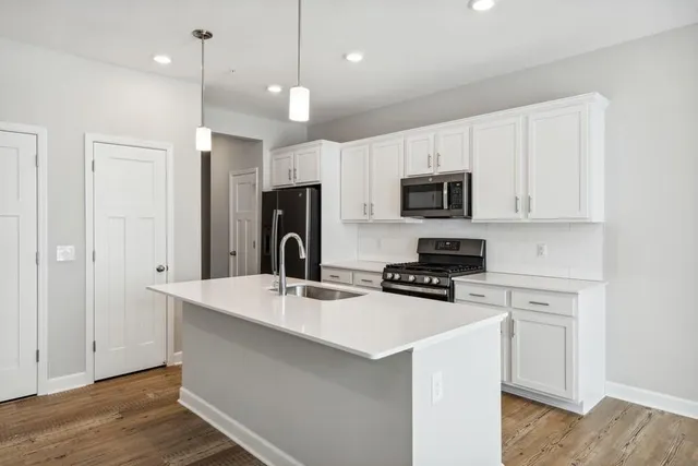 $2,895 | 9450 4th Street North, Lake Elmo, MN 55042