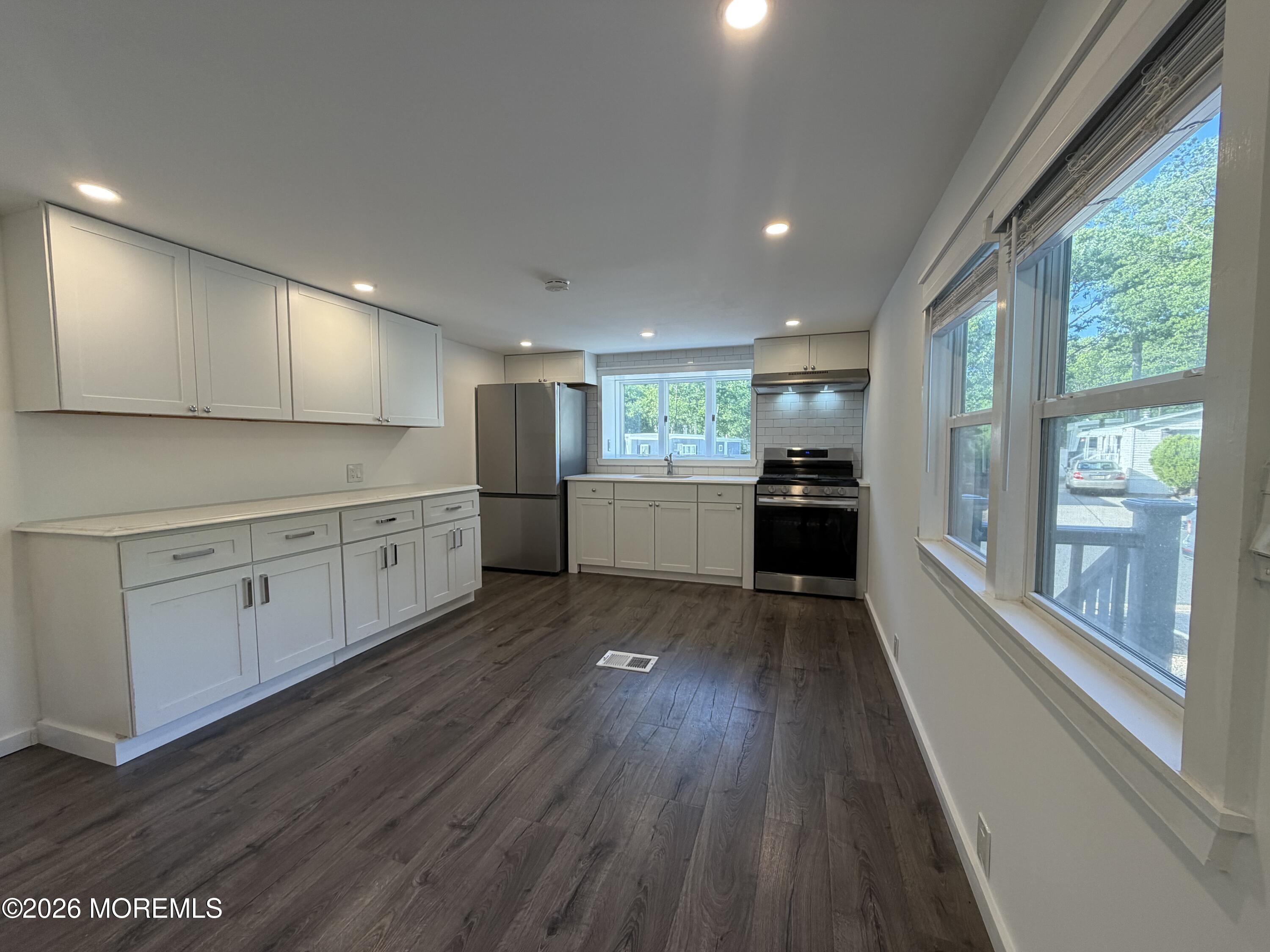 66 Roberts Road Englewood Cliffs, NJ 07632 - Photo 4 of 13 IMG_5475