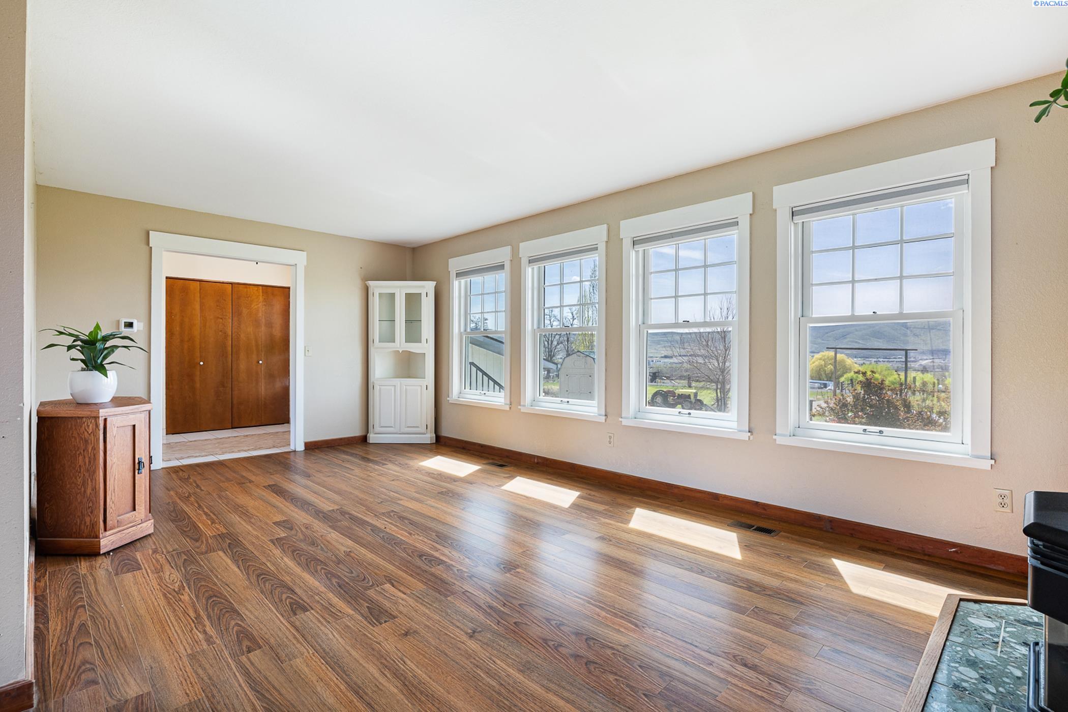 122304 West Heck Road Prosser, WA 99350 - Photo 9 of 48 Gallery Image 9