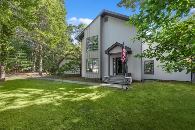 $18,000 | Undisclosed Address, East Hampton, NY 11937