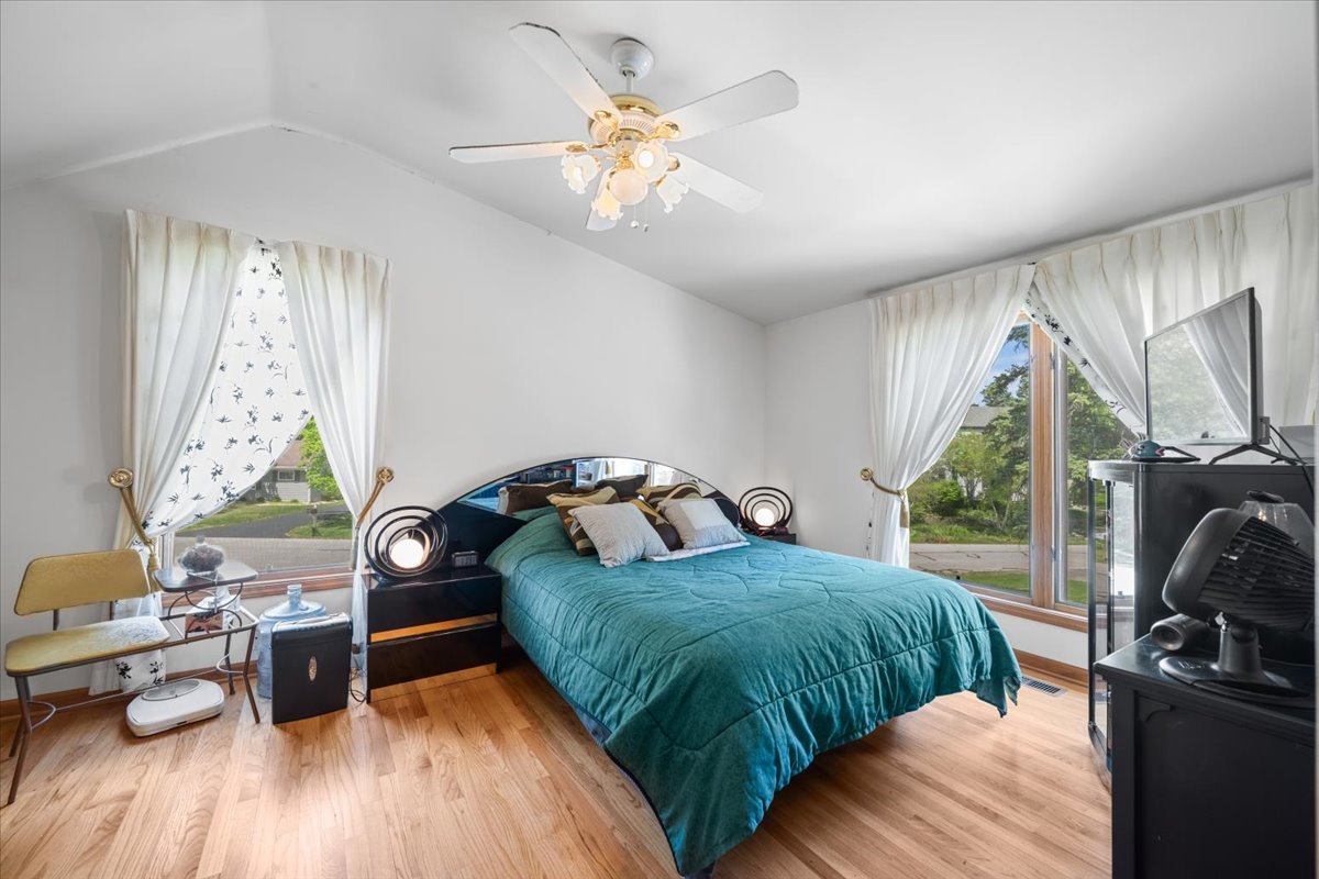 125 Maple Court Geneva, IL 60134 - Photo 20 of 37 Gallery Image 20