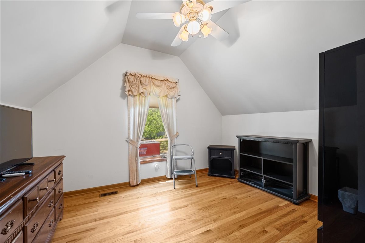 125 Maple Court Geneva, IL 60134 - Photo 21 of 37 Gallery Image 21