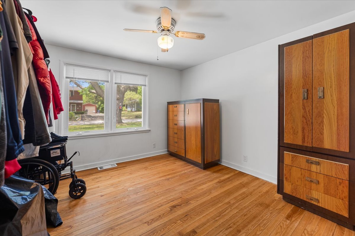 125 Maple Court Geneva, IL 60134 - Photo 23 of 37 Gallery Image 23