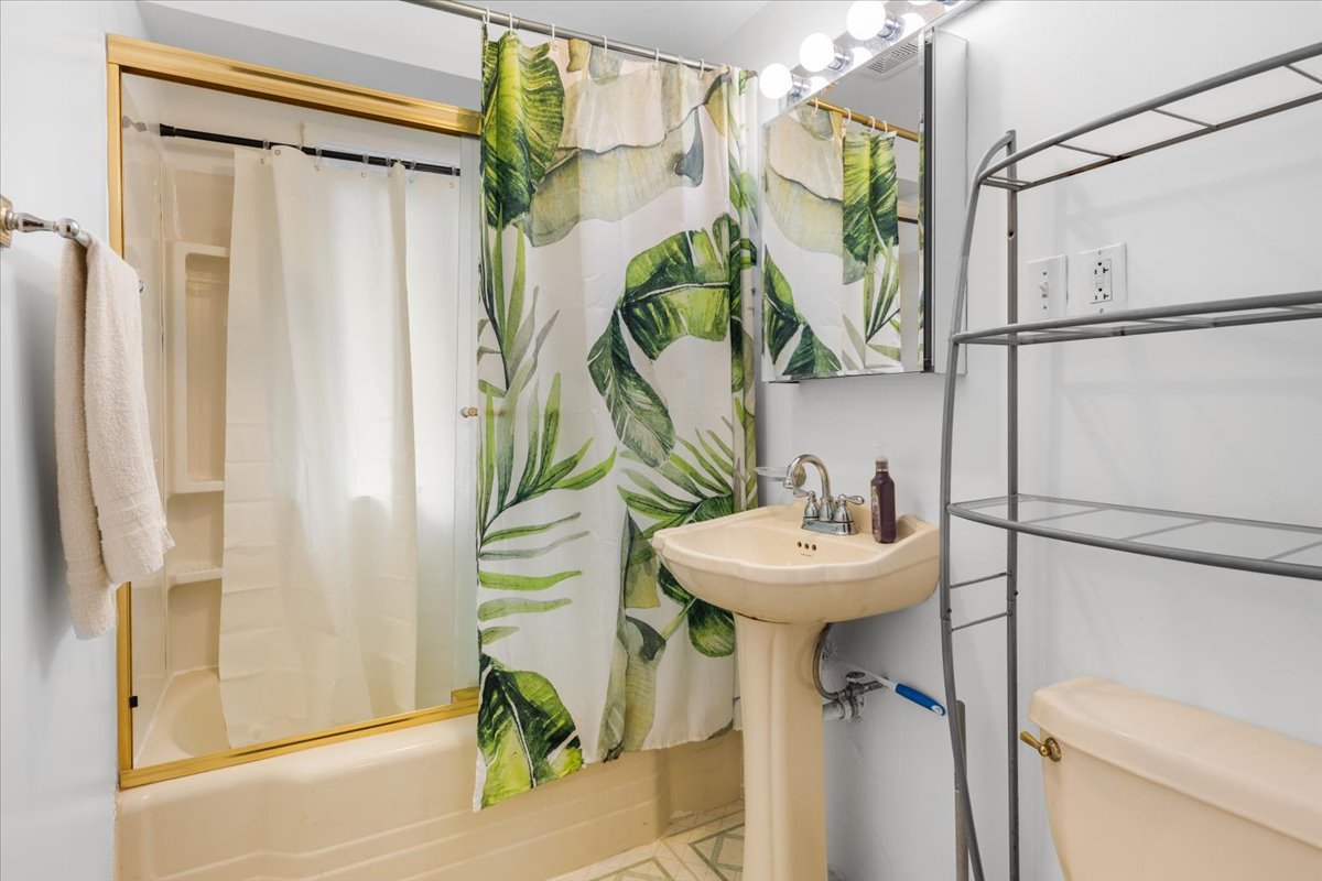 125 Maple Court Geneva, IL 60134 - Photo 26 of 37 Gallery Image 26