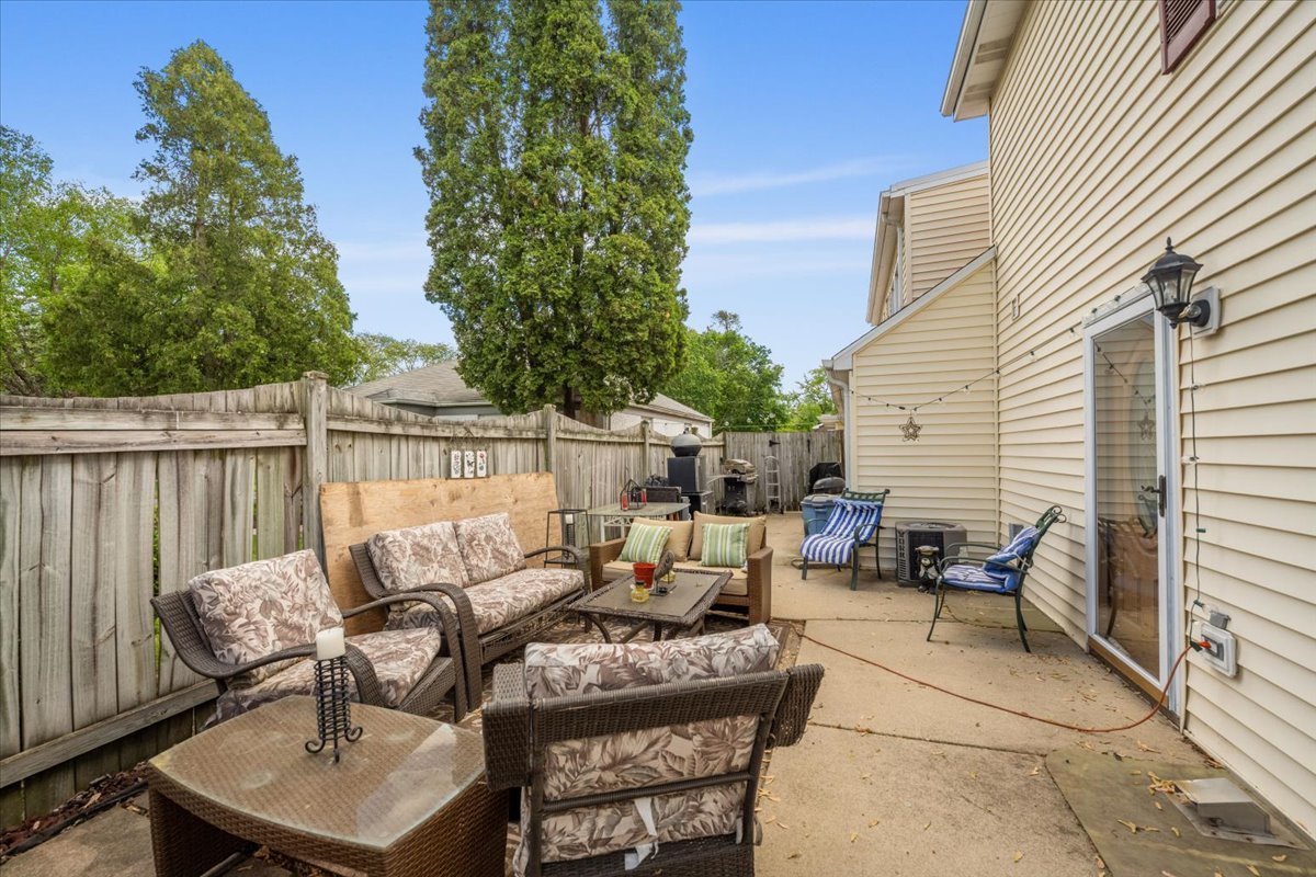 125 Maple Court Geneva, IL 60134 - Photo 32 of 37 Gallery Image 32