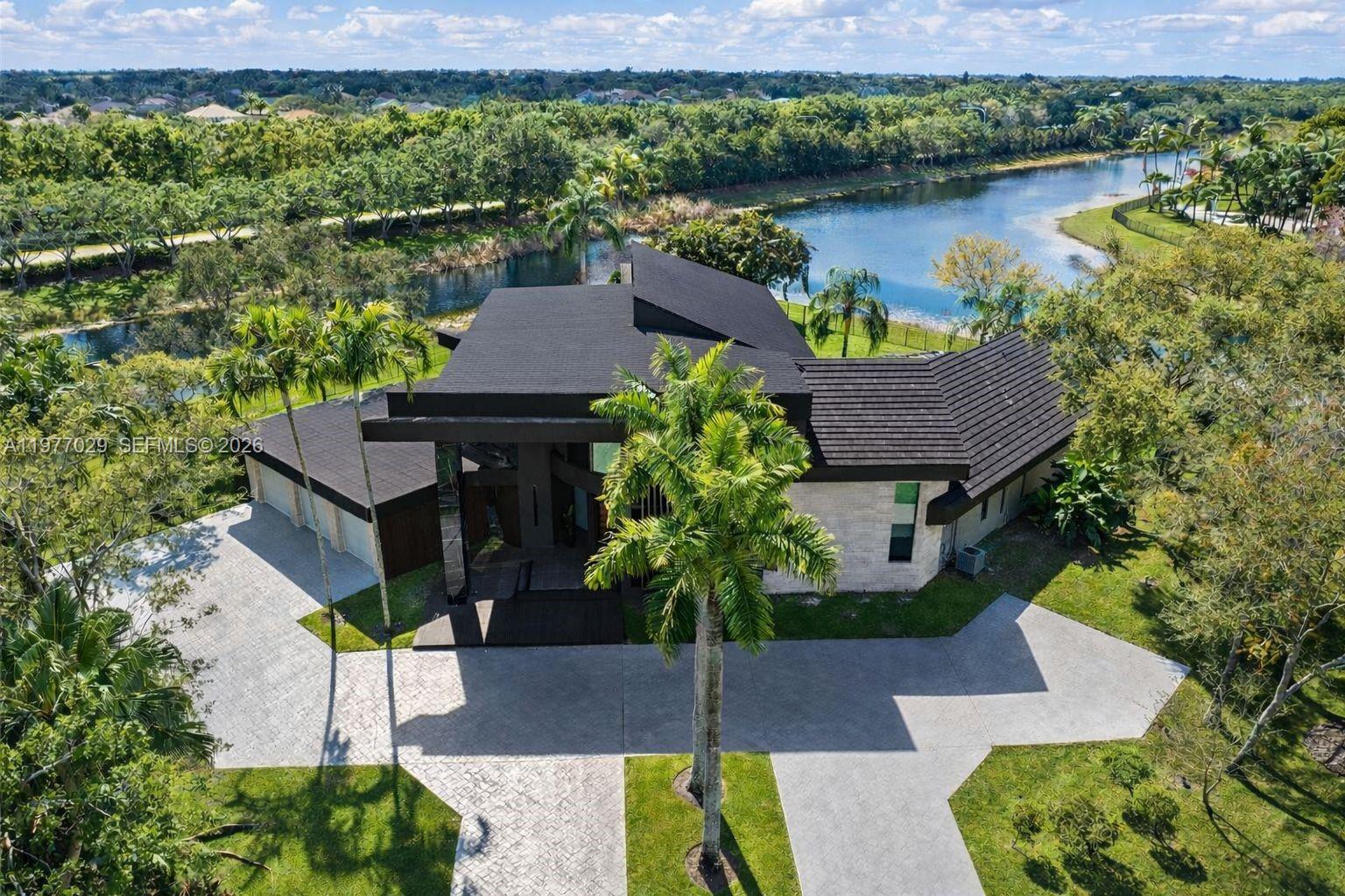 3560 Paddock Road Weston, FL 33331 - Photo 2 of 51
