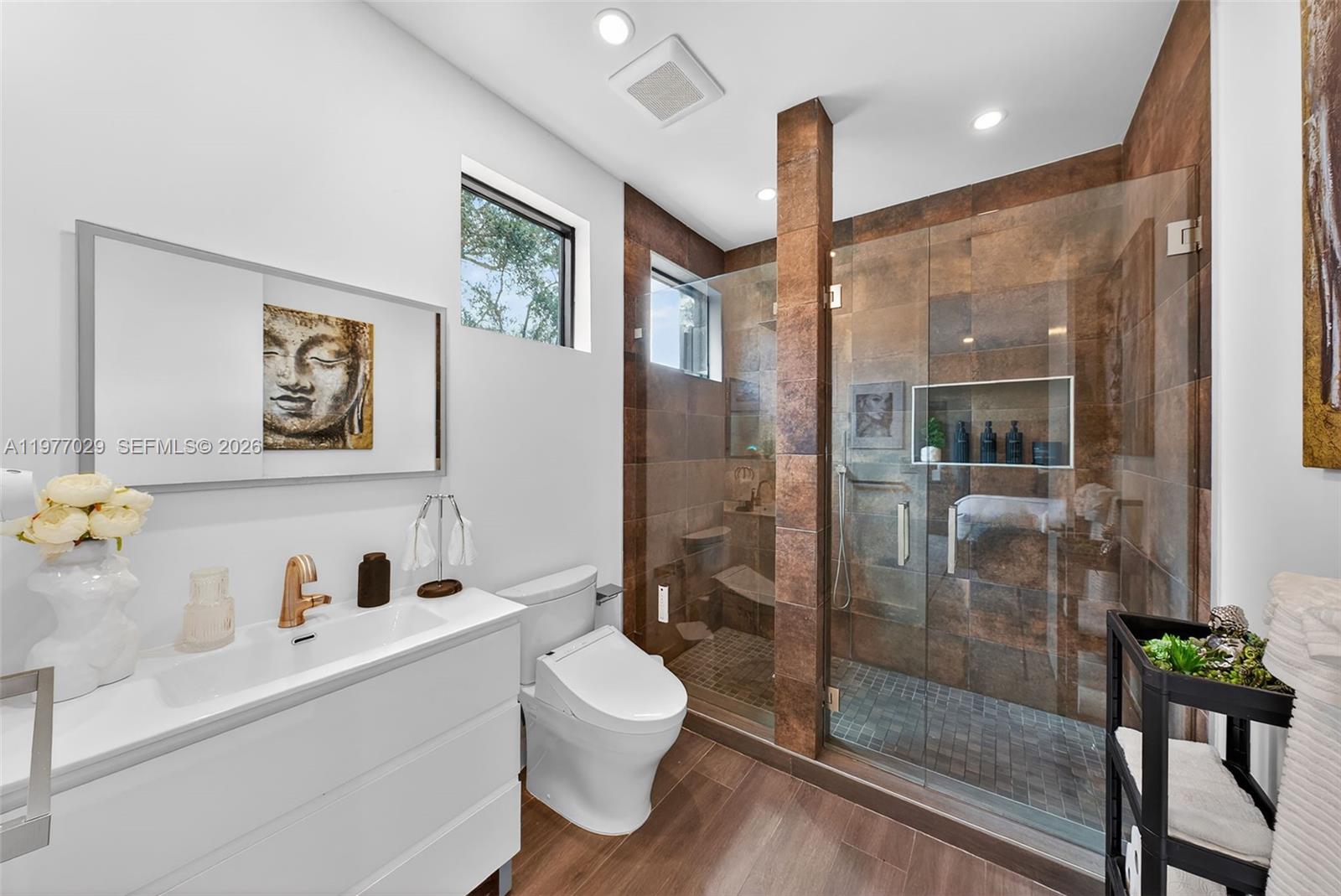 3560 Paddock Road Weston, FL 33331 - Photo 38 of 51 Bathroom 2 in suite