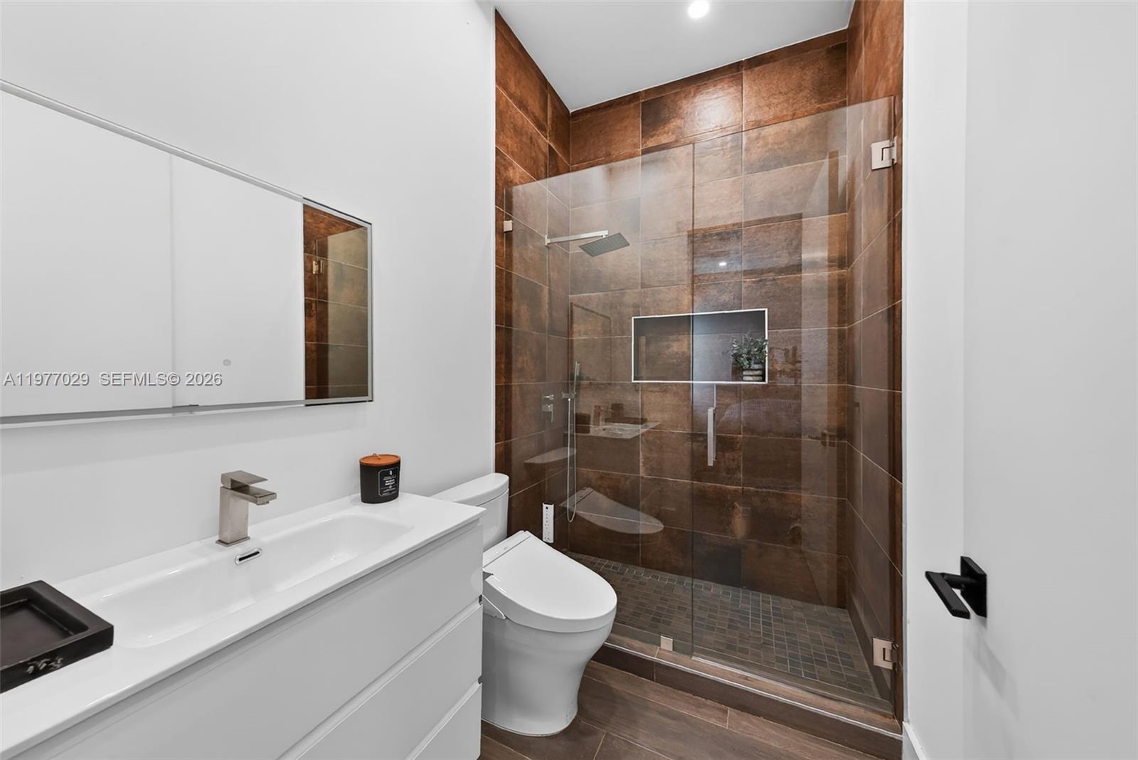3560 Paddock Road Weston, FL 33331 - Photo 40 of 51 Bathroom 3