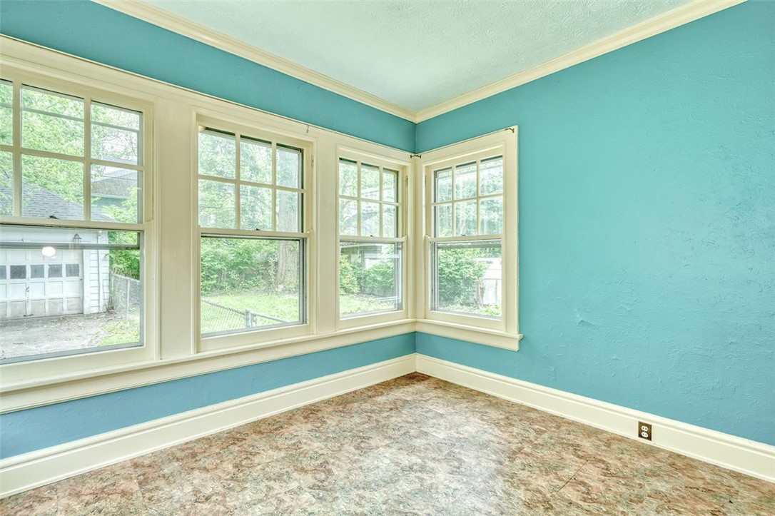 153 Seneca Parkway Rochester, NY 14613 - Photo 20 of 47