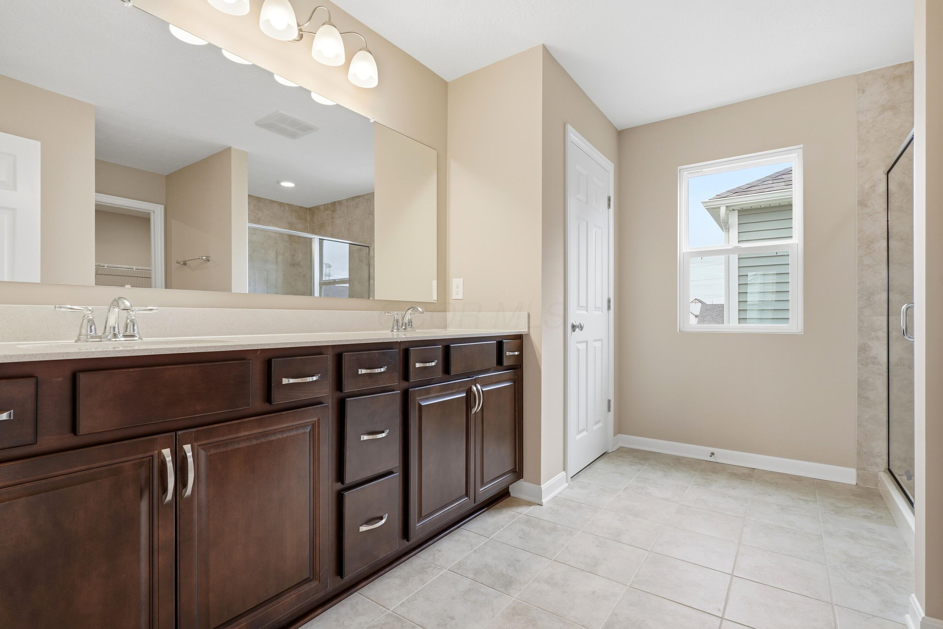 5477 Valleydale Road Powell, OH 43065 - Photo 31 of 40 Owner's Bathroom