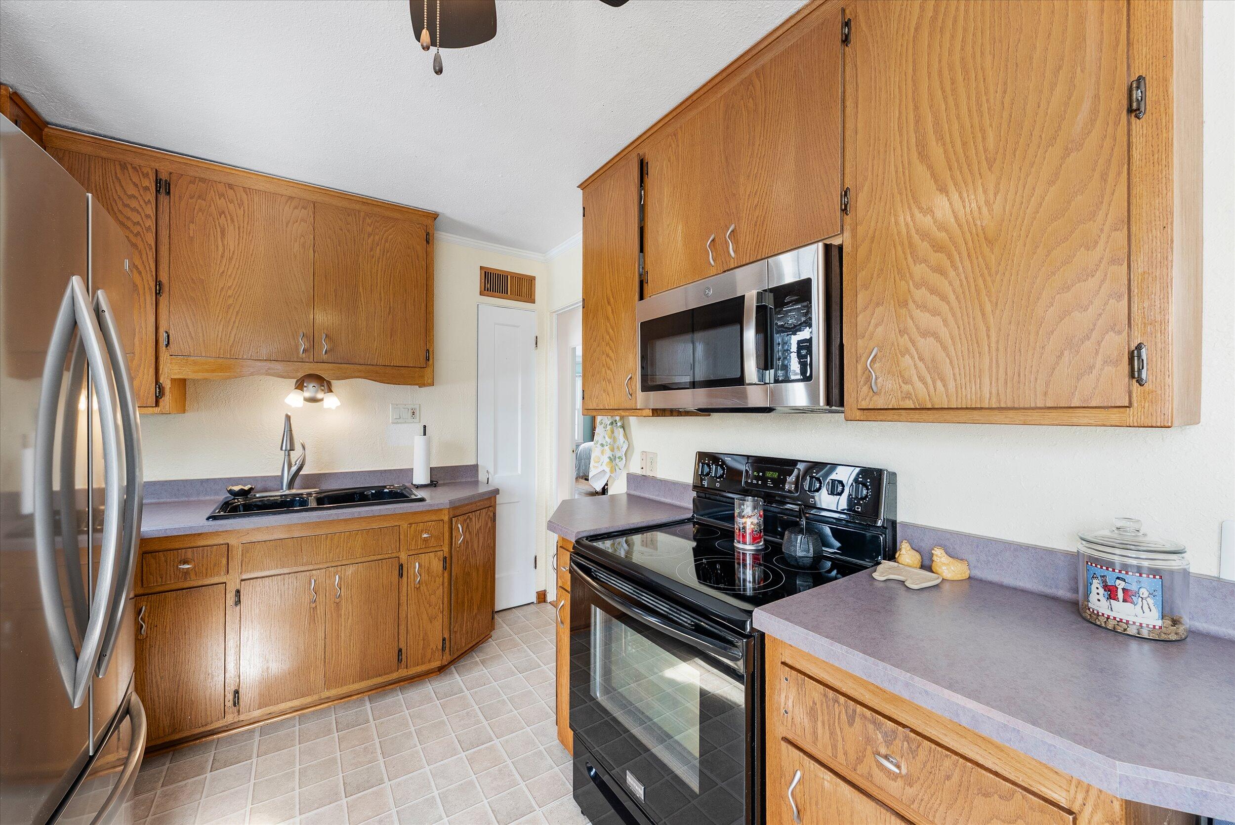 213 Summit Drive Port Washington, WI 53074 - Photo 7 of 39 07-Middle Coast-7