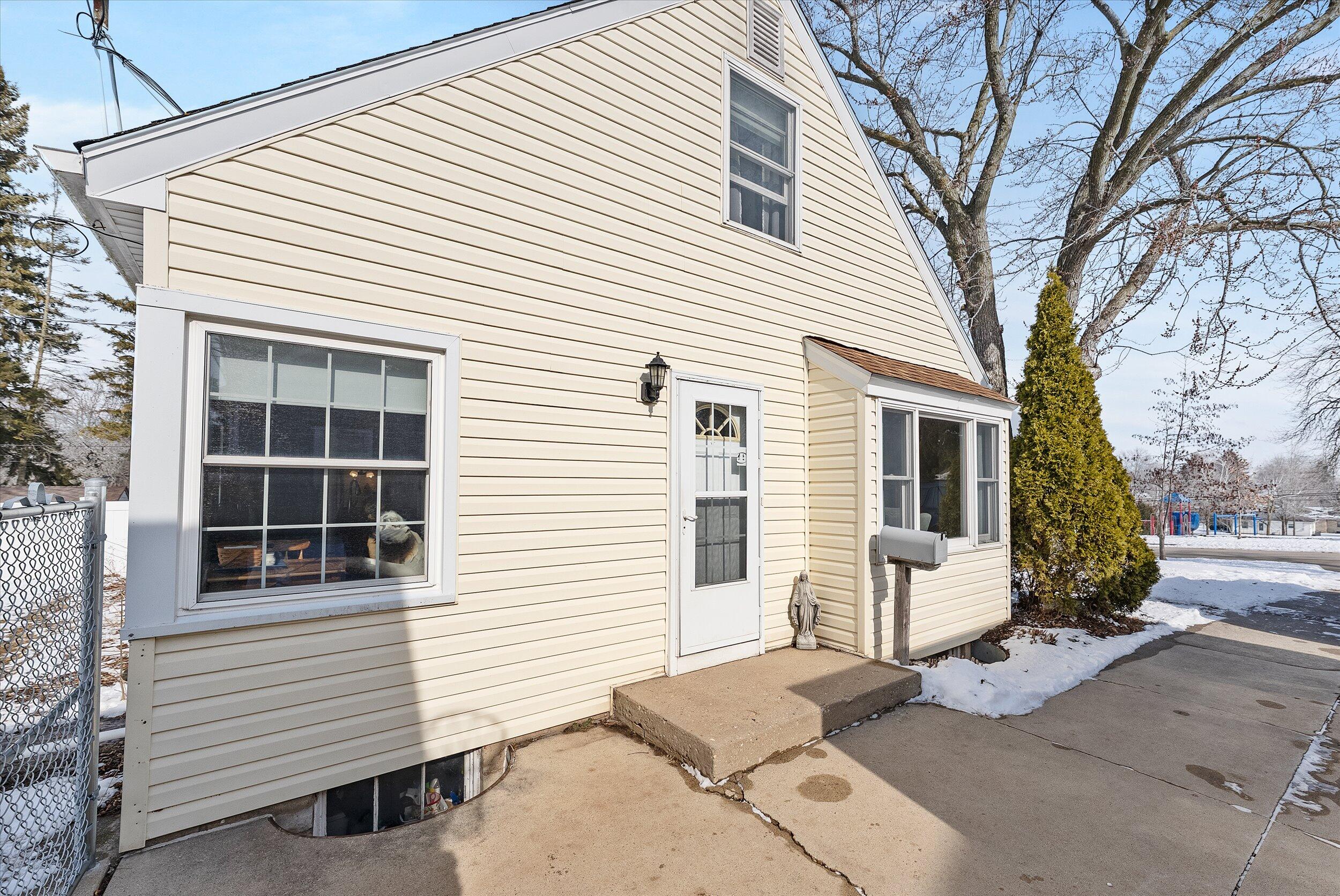 213 Summit Drive Port Washington, WI 53074 - Photo 27 of 39 27-Middle Coast-27