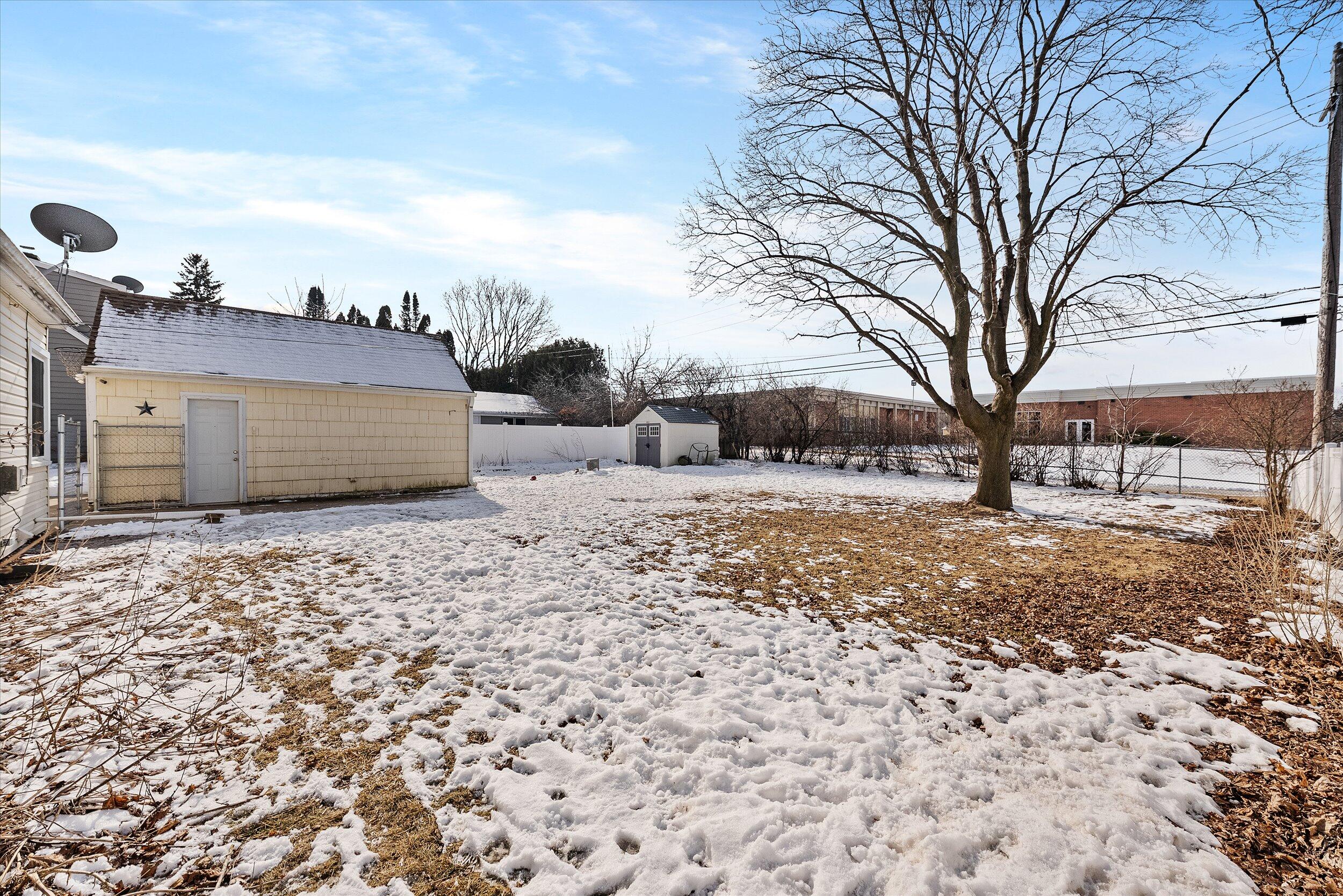 213 Summit Drive Port Washington, WI 53074 - Photo 28 of 39 28-Middle Coast-28