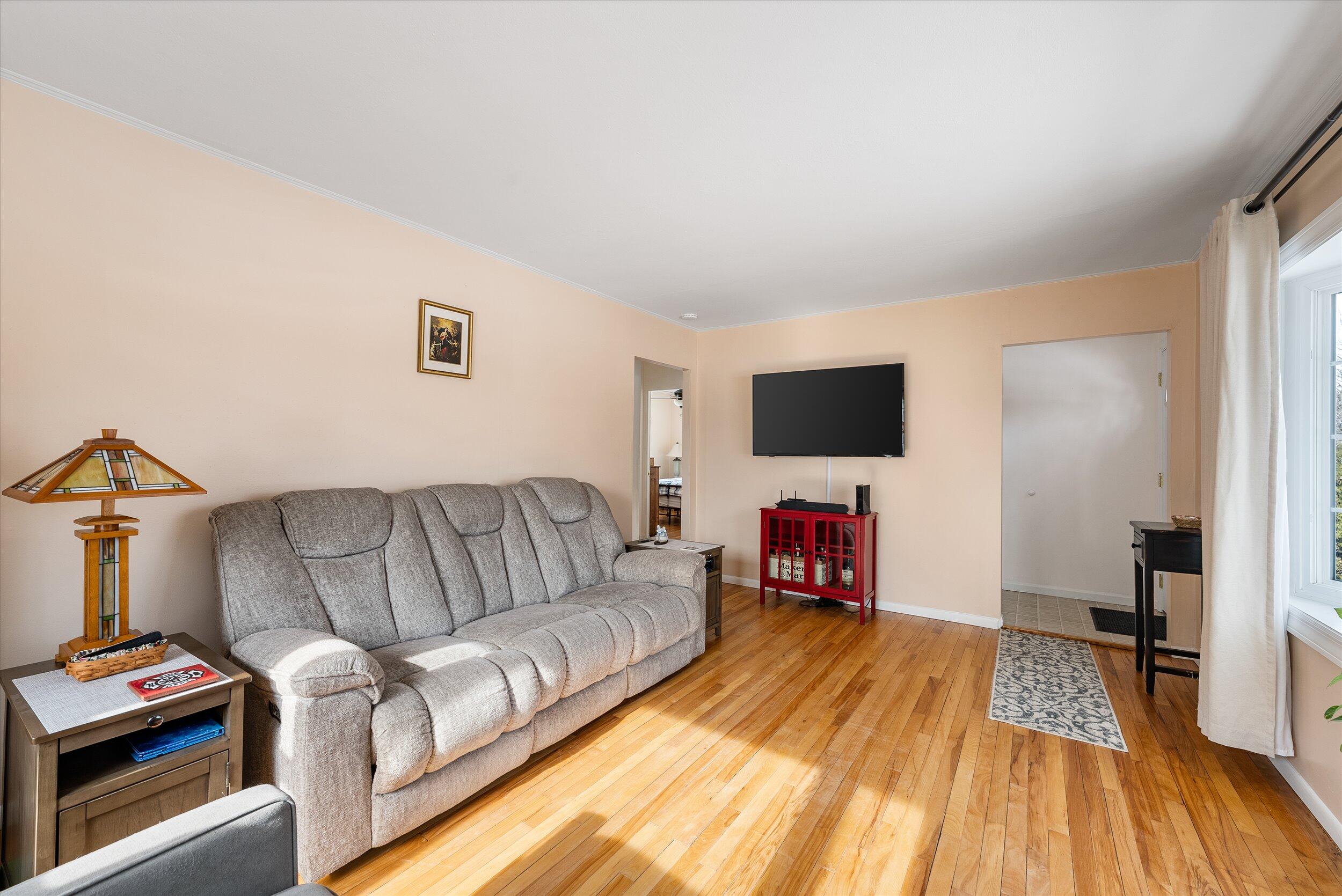 213 Summit Drive Port Washington, WI 53074 - Photo 3 of 39 03-Middle Coast-3