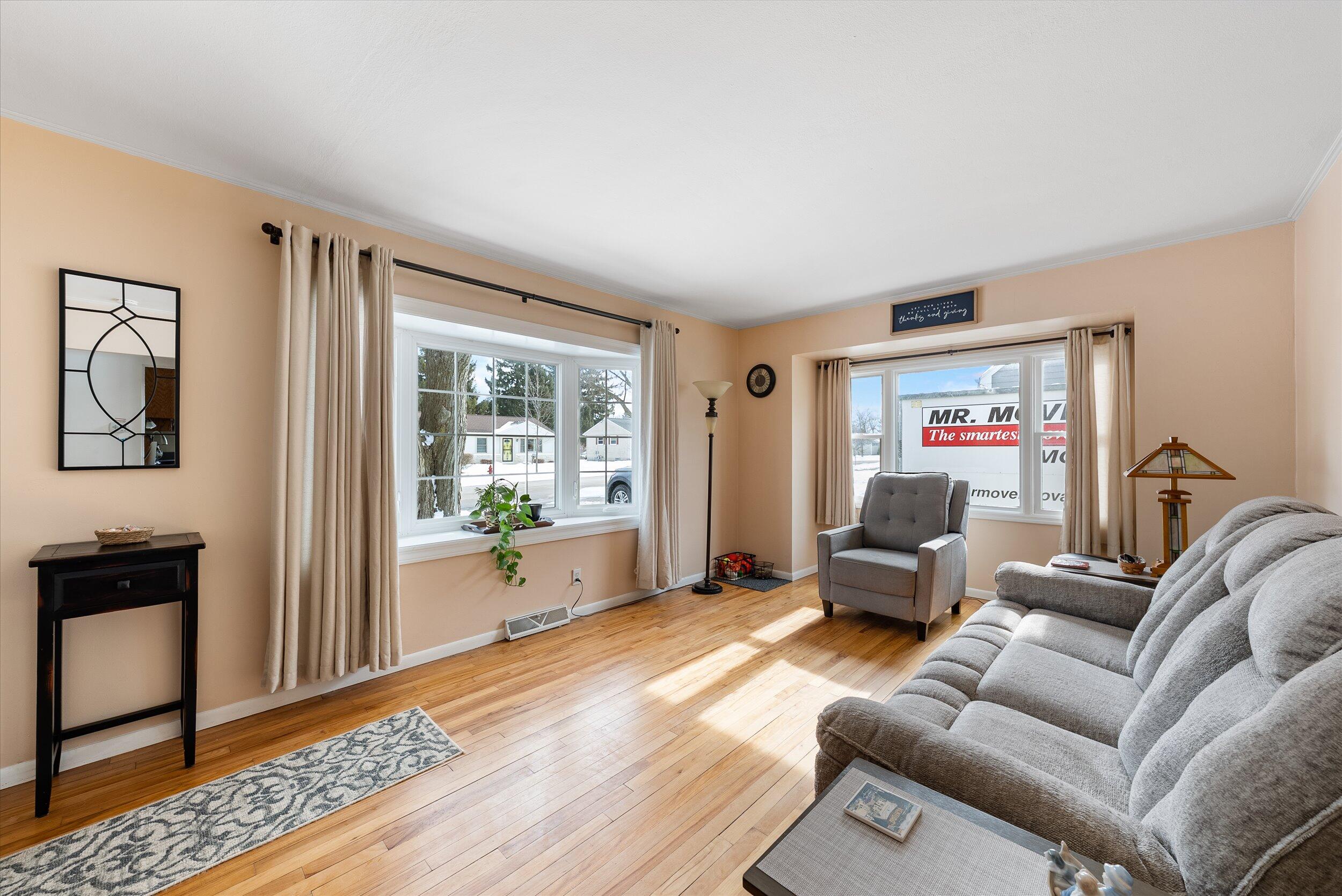 213 Summit Drive Port Washington, WI 53074 - Photo 4 of 39 04-Middle Coast-4