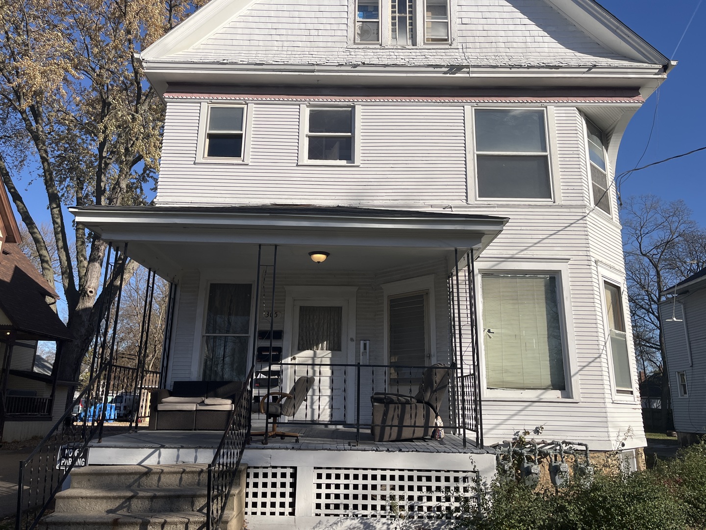 305 North View Street, Unit 2 Aurora, IL 60506 - Photo 1 of 9 a view of a house with patio