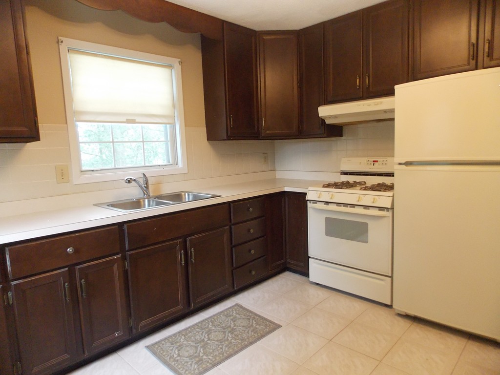 27 Vinal Street Hudson, MA 01749 - Photo 4 of 10 Gallery Image 4