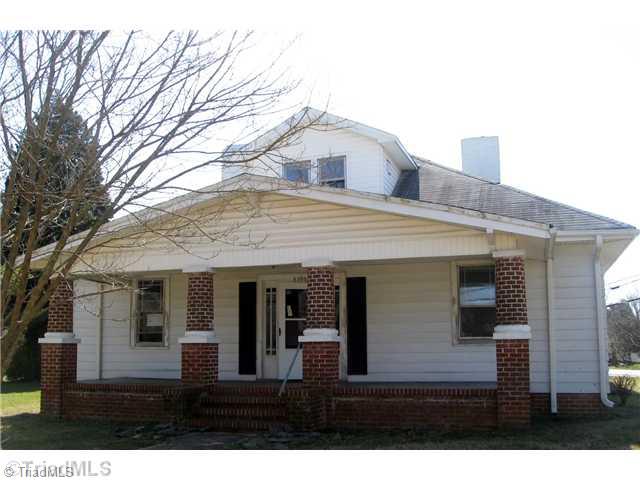 3306 High Point Road Winston-Salem, NC 27107 - Photo 1 of 8 Exterior Front.