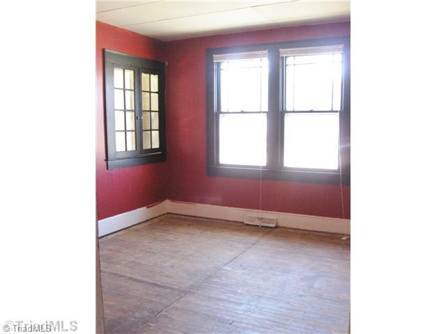 3306 High Point Road Winston-Salem, NC 27107 - Photo 5 of 8 Dining Room.