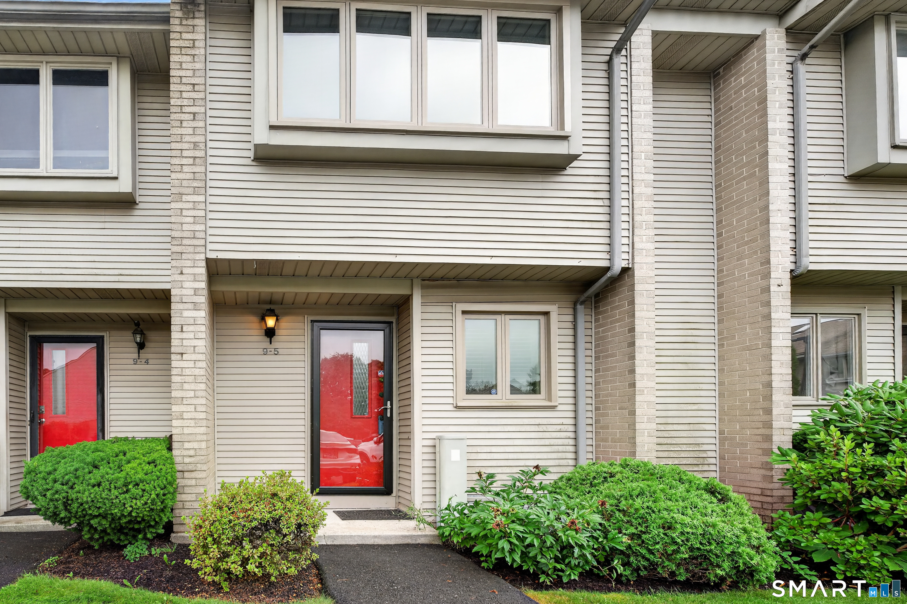 827 Oronoke Road, Unit 95 Waterbury, CT 06708 - Photo 1 of 15