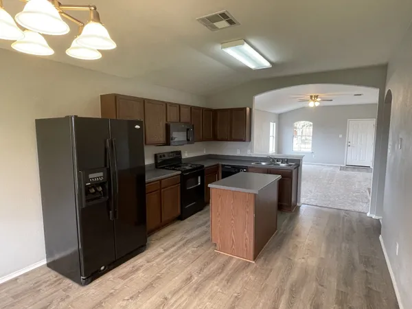 $2,000 | 11816 Gaelic Drive, Austin, TX 78754