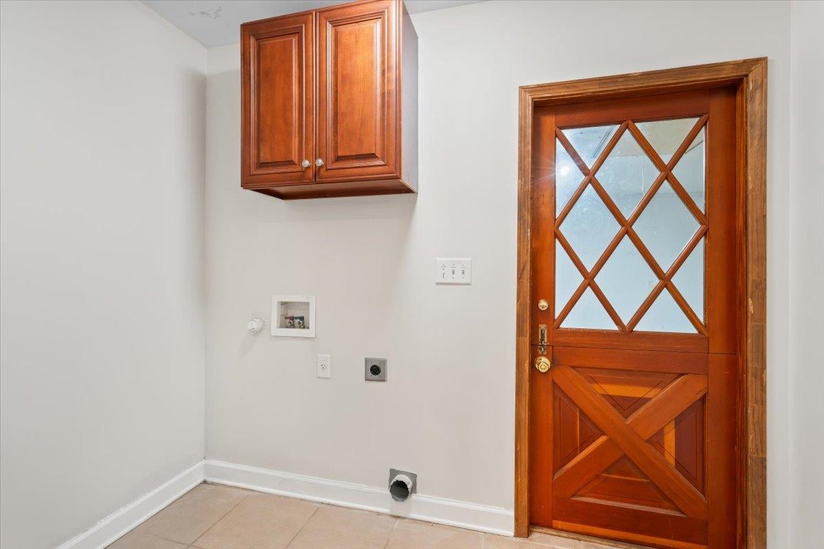 1556 Hayne Road Memphis, TN 38119 - Photo 13 of 27 a view of front door