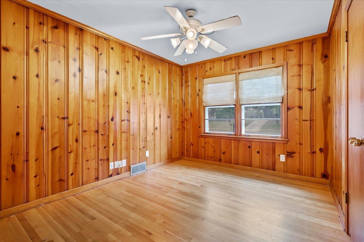 1556 Hayne Road Memphis, TN 38119 - Photo 17 of 27 a view of an empty room with a window