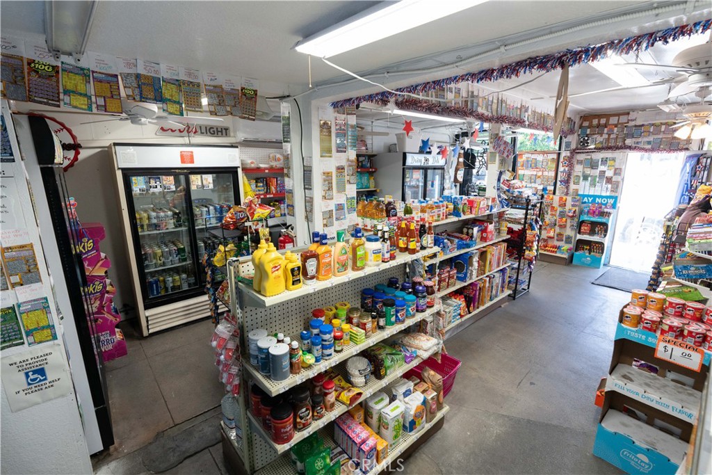 285 West 9th Street San Pedro, CA 90731 - Photo 7 of 22 a room with lots of different kinds of people