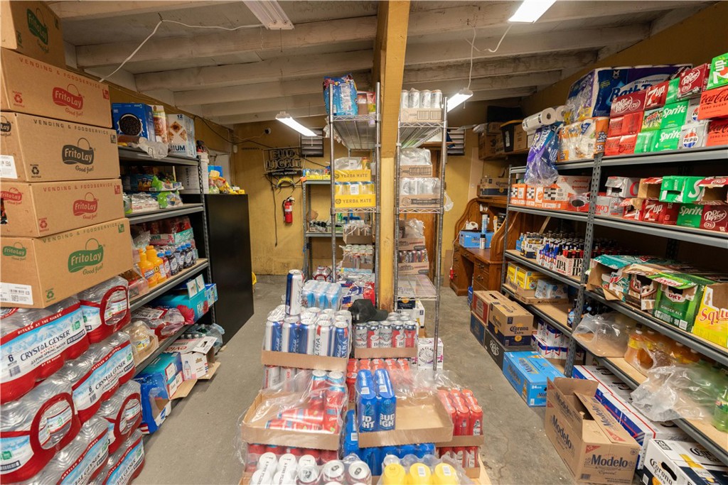 285 West 9th Street San Pedro, CA 90731 - Photo 9 of 22 a room with lots of books and a store