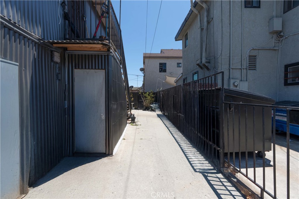 285 West 9th Street San Pedro, CA 90731 - Photo 10 of 22 a view of balcony